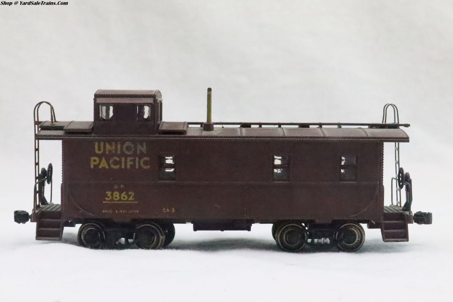 ATH-C105 - Brown Caboose Union Pacific - UP 3862 - Resistor & Metal Wheels - HO Scale - Weathered - Preowned
