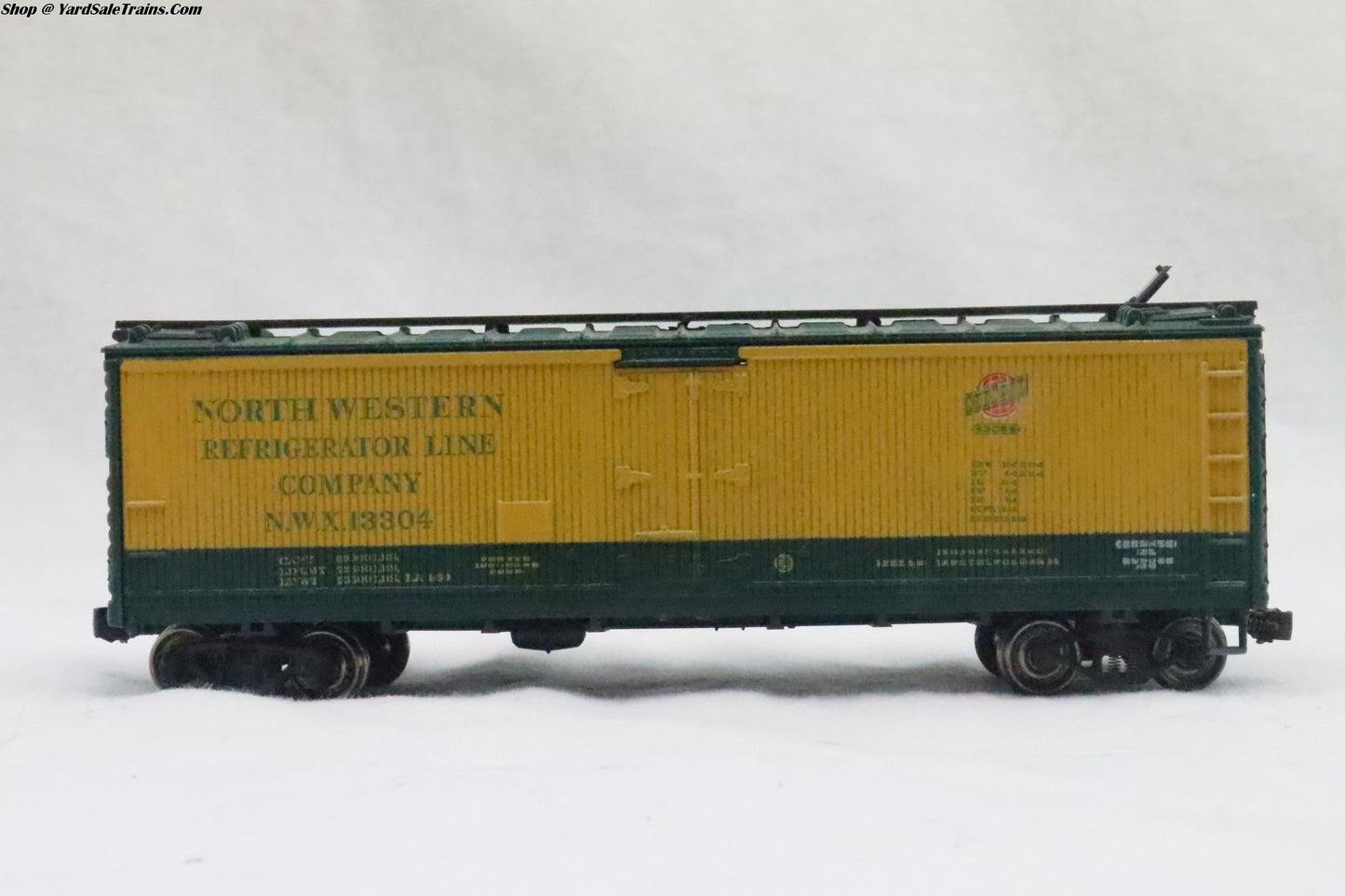 ATH-5218 - 40' Refrigerator Car North Western - NWX 13304 - Resistor & Metal Wheels - HO Scale - Preowned