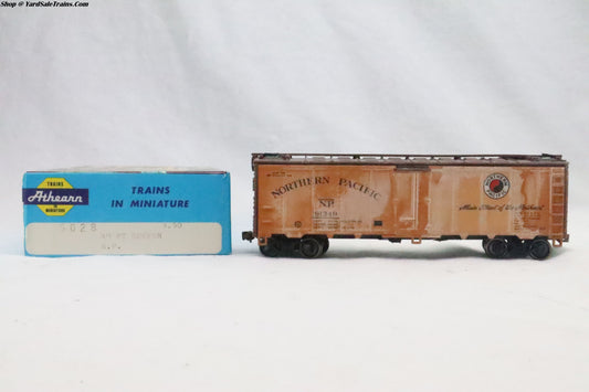 ATH-5028- 40' Refrigerator Car Northern Pacific - NP 91349 - Resistor & Metal Wheels - HO Scale - Weathered - Preowned