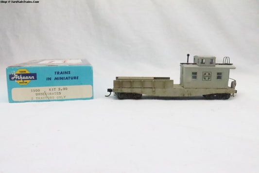 ATH-5500 - Work Caboose Maintenance of Way Santa Fe - Gray - Resistor & Metal Wheels - HO Scale - Weathered - Preowned