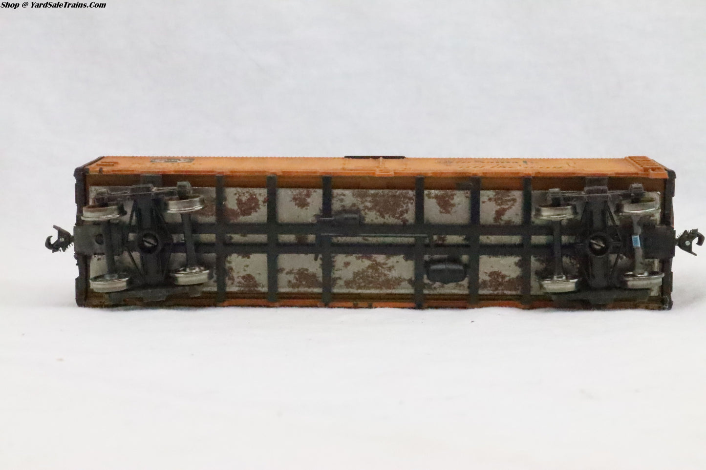 ATH-1605 - Refrigerator Car Santa Fe The Chief - SFRD 36063 - Weathered - HO Scale - Preowned