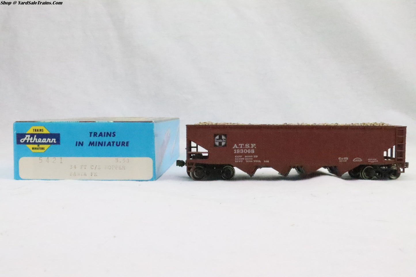 ATH-5421 - 34' C/S Hopper Santa Fe - ATSF 183068 - w/Load - HO Scale - Preowned