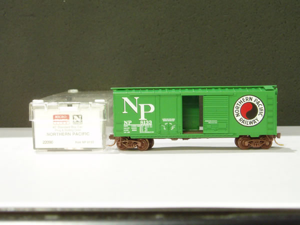 MTL-22090 - 40' Standard Boxcar, Plug & Sliding Door - Northern Pacific #8133