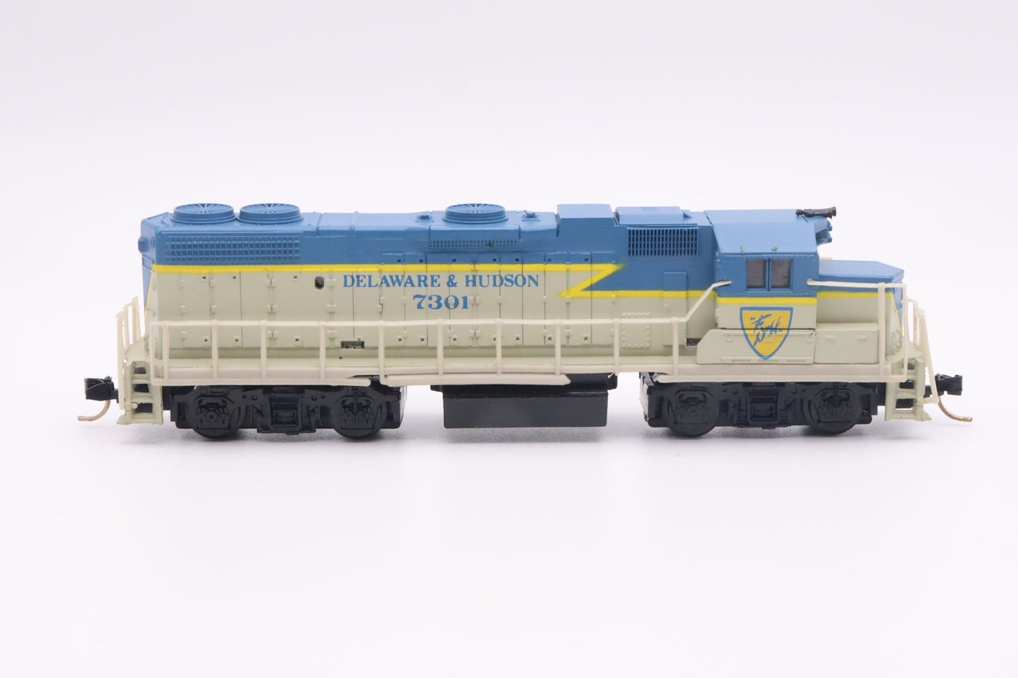 LL-7848 - GP-38 Locomotive - Delaware & Hudson - DH-7301