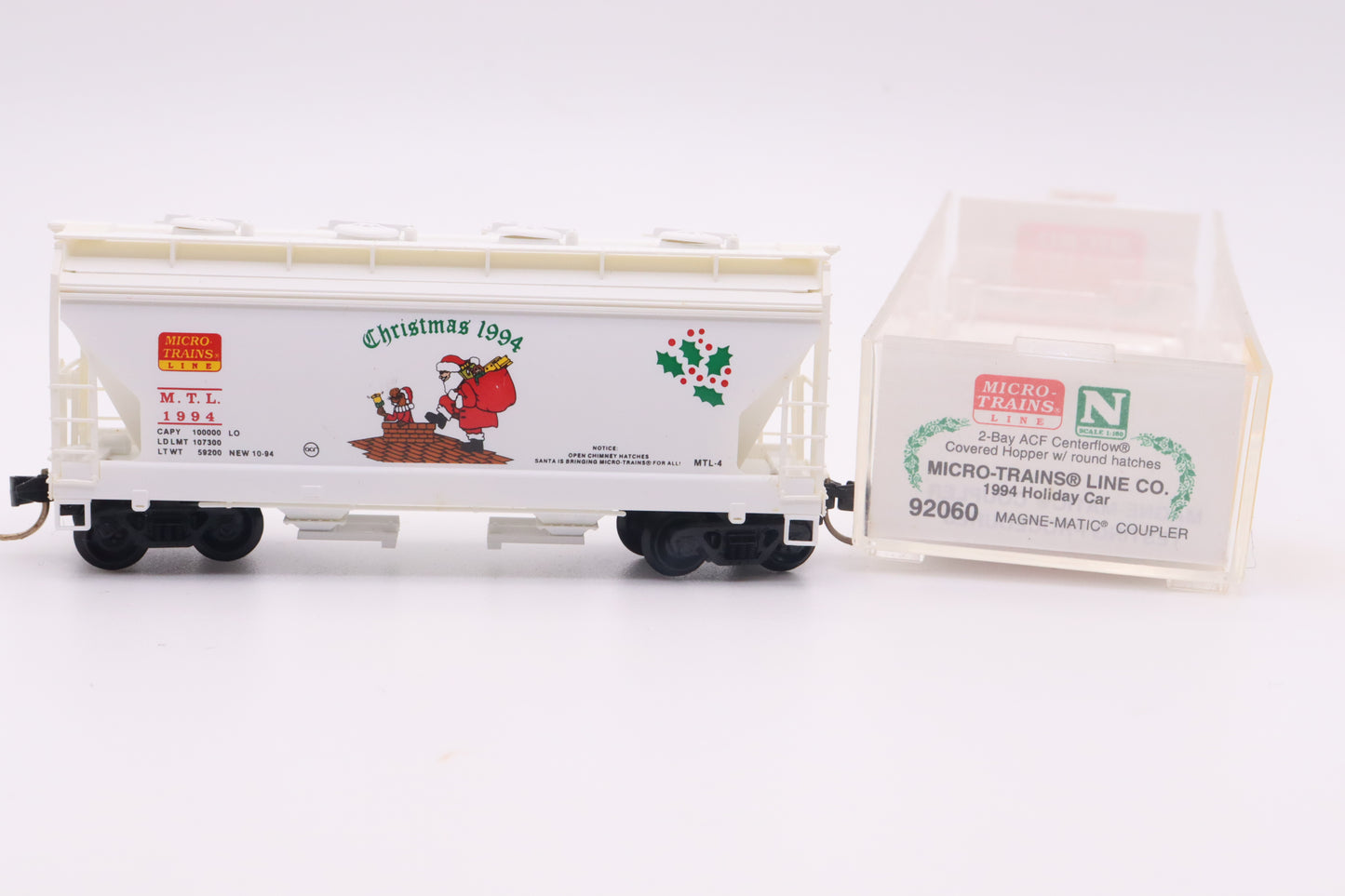 MTL-92060 - 2-Bay ACF Centerflow Covered Hopper w/ Round Hatches - Micro-Trains Holiday Car - MTL-1994