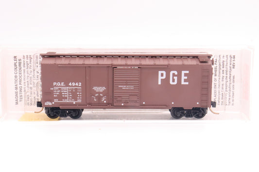 MTL-22070 - 40' Standard Boxcar Plug & Sliding Door - Pacific Great Eastern - PGE-4942